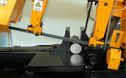 罗定数控带锯床自动送料精度会出现偏差吗？